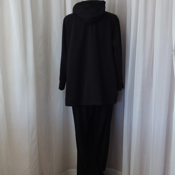 Bundled Curvy Plus Size Sweatsuit. XL - Picture 8 of 9